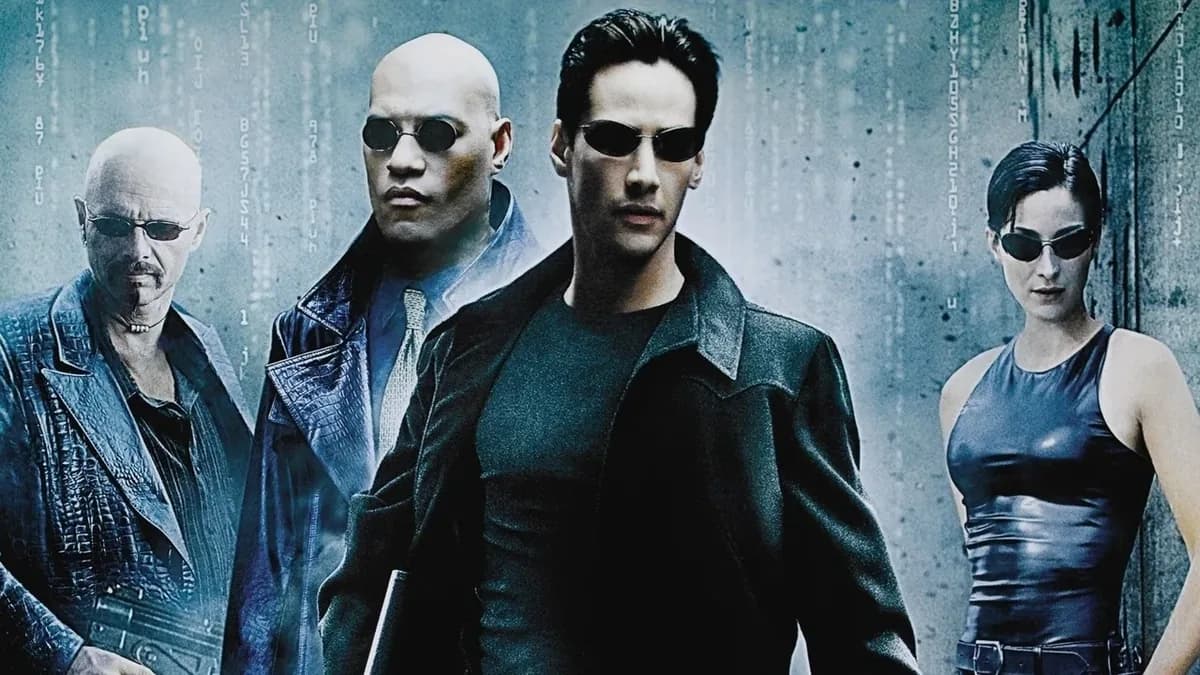 Montagem com cenas icônicas de filmes dos anos 80 e 90 disponíveis no streaming