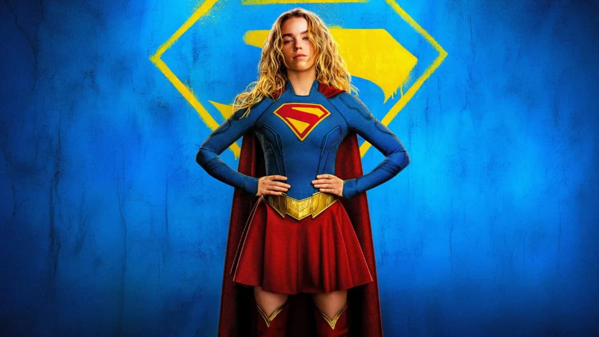 Milly Alcock como Kara Zor-El em Supergirl: Woman of Tomorrow — poster oficial do filme do DCU de 2026