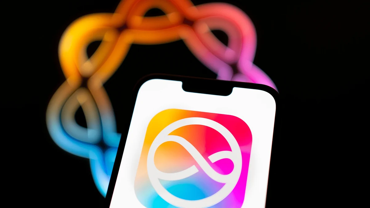 Palco do WWDC 2026 com logotipo da Apple e anúncio da Siri AI